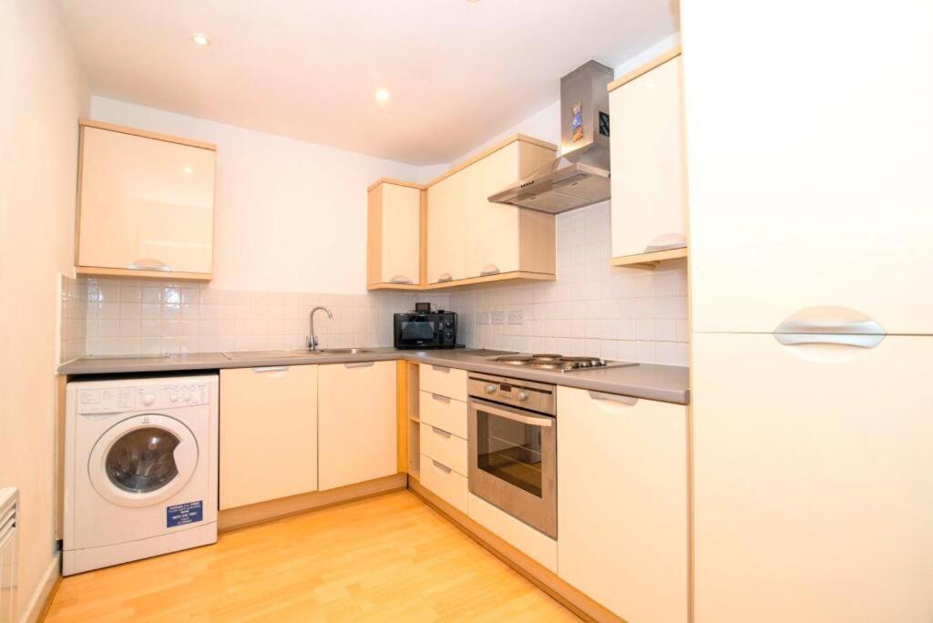 Buick House, Kingston Upon Thames Apartment *